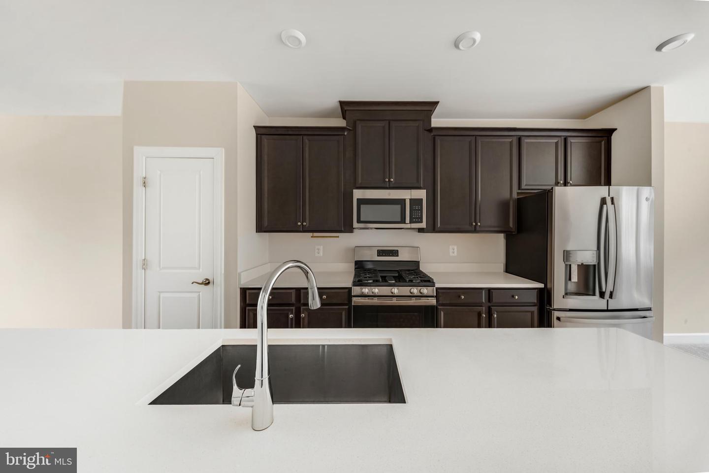 3525 Carnaby St Property Photo 12