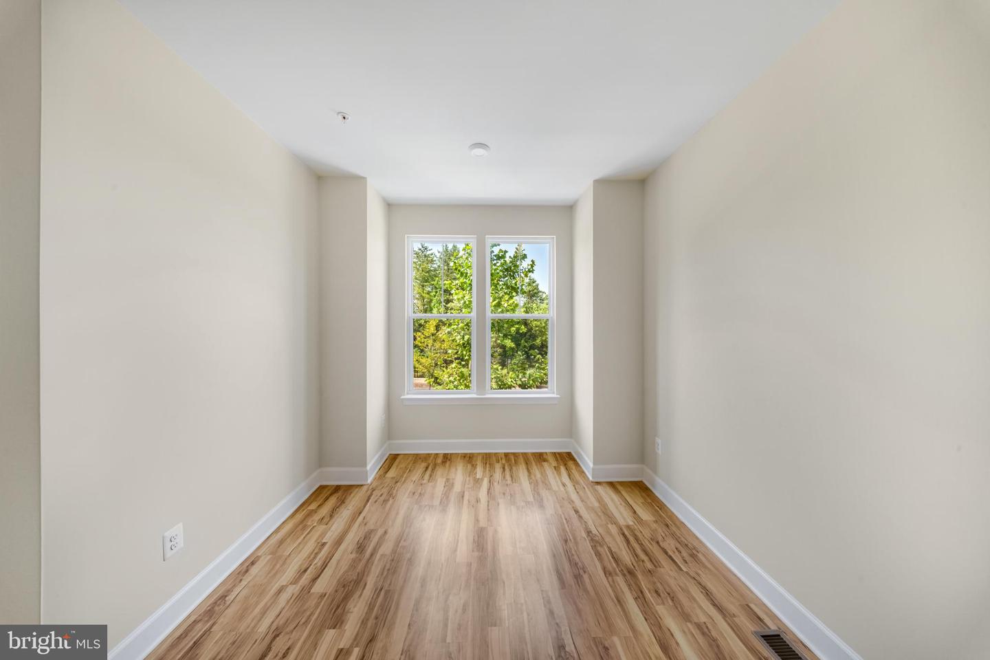 3525 Carnaby St Property Photo 15