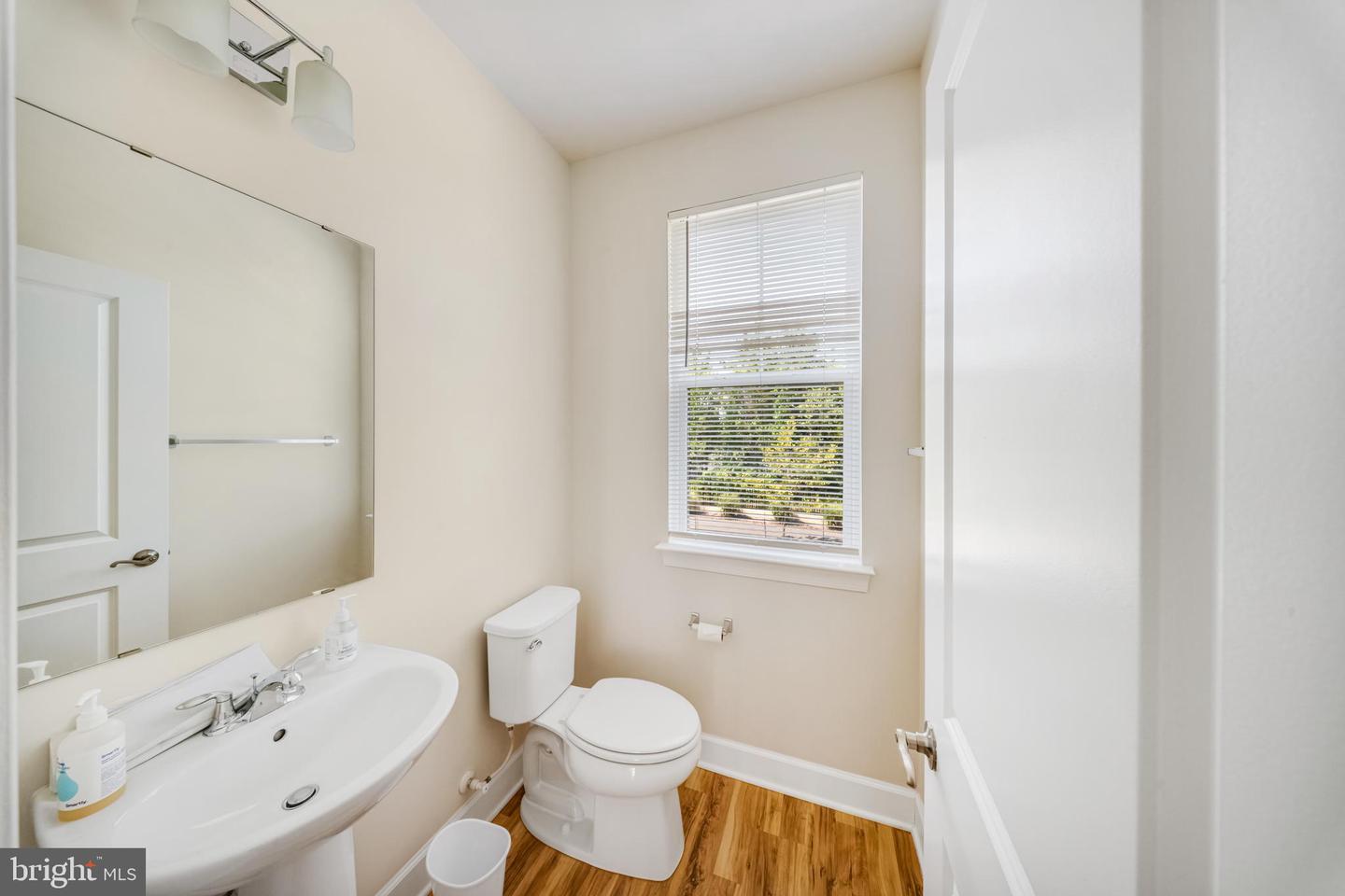 3525 Carnaby St Property Photo 16