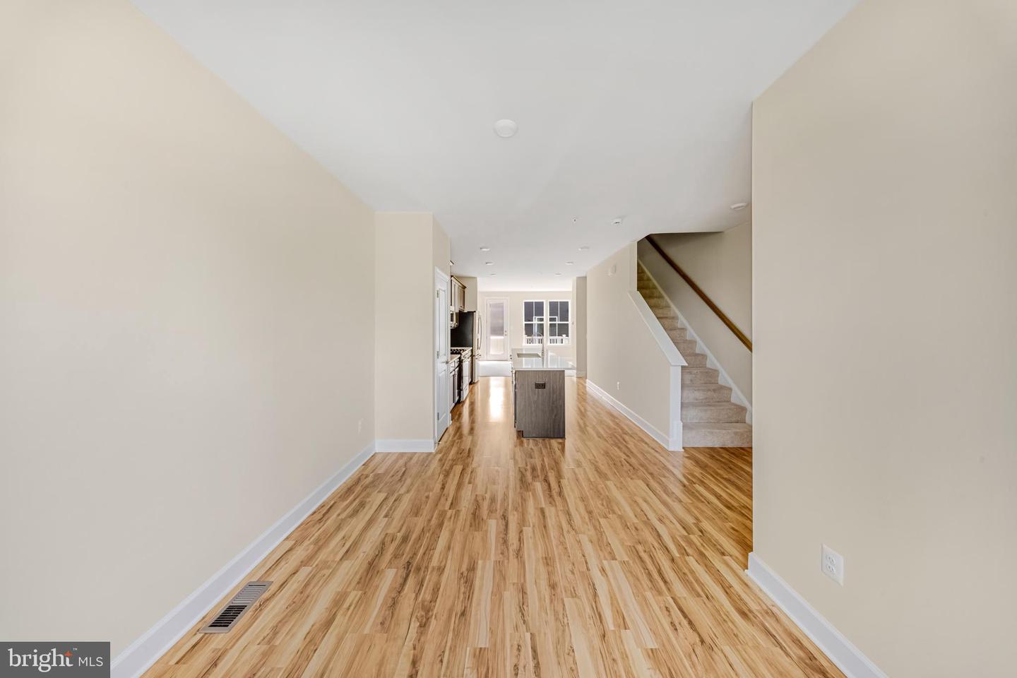 3525 Carnaby St Property Photo 17