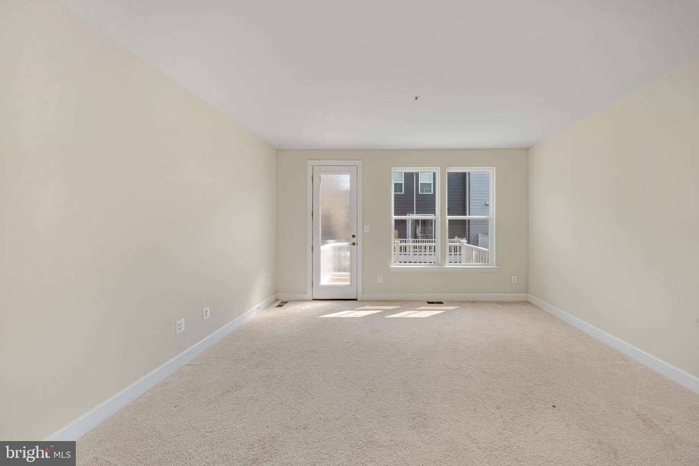 3525 Carnaby St Property Photo 18