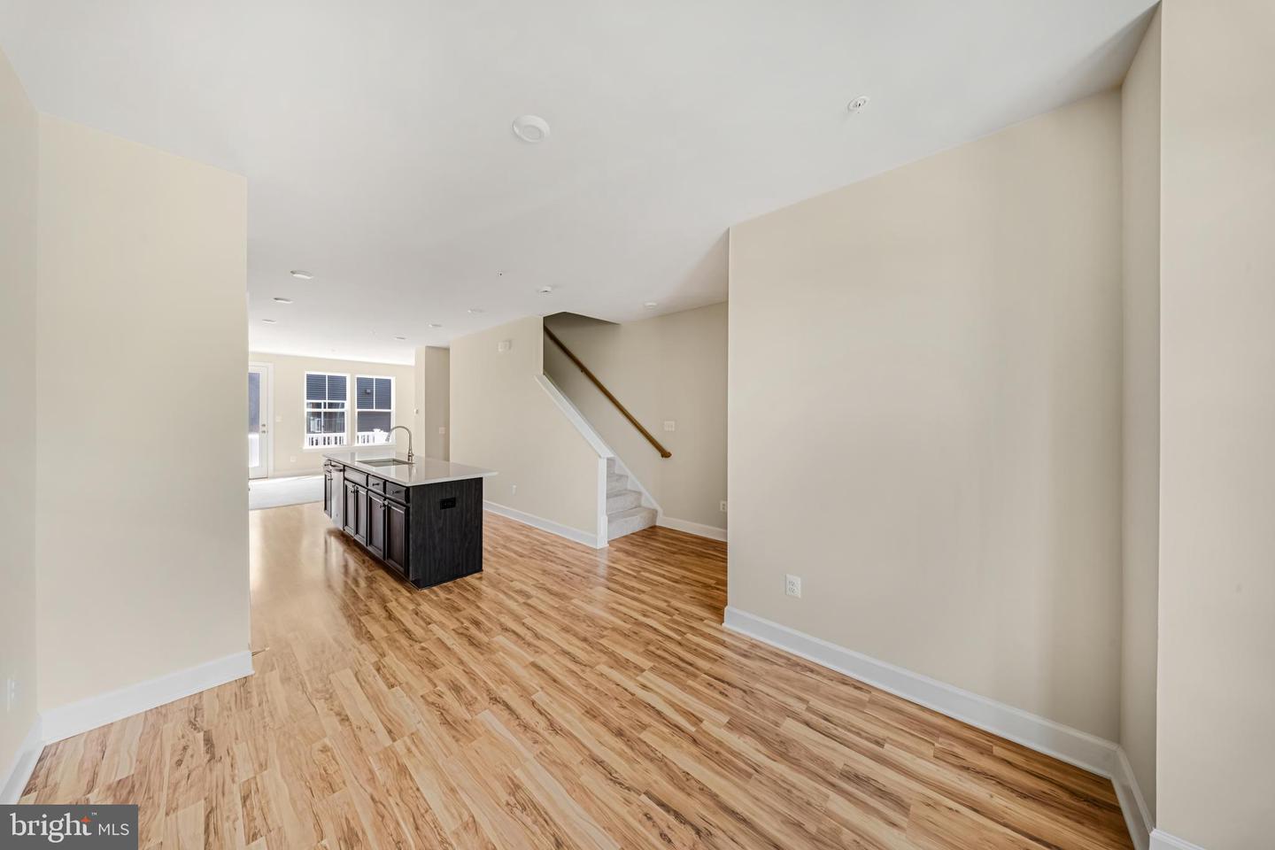 3525 Carnaby St Property Photo 20