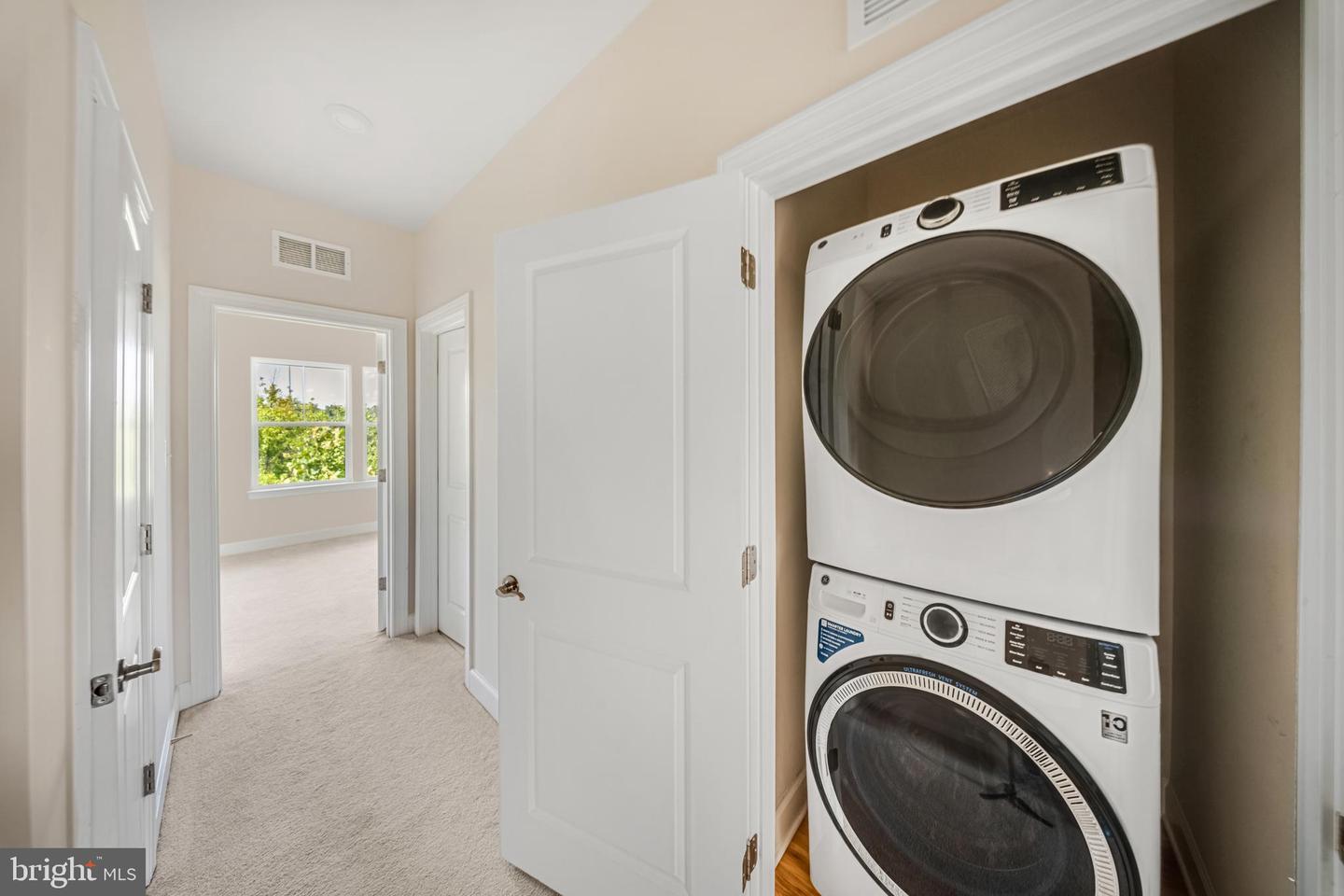 3525 Carnaby St Property Photo 23