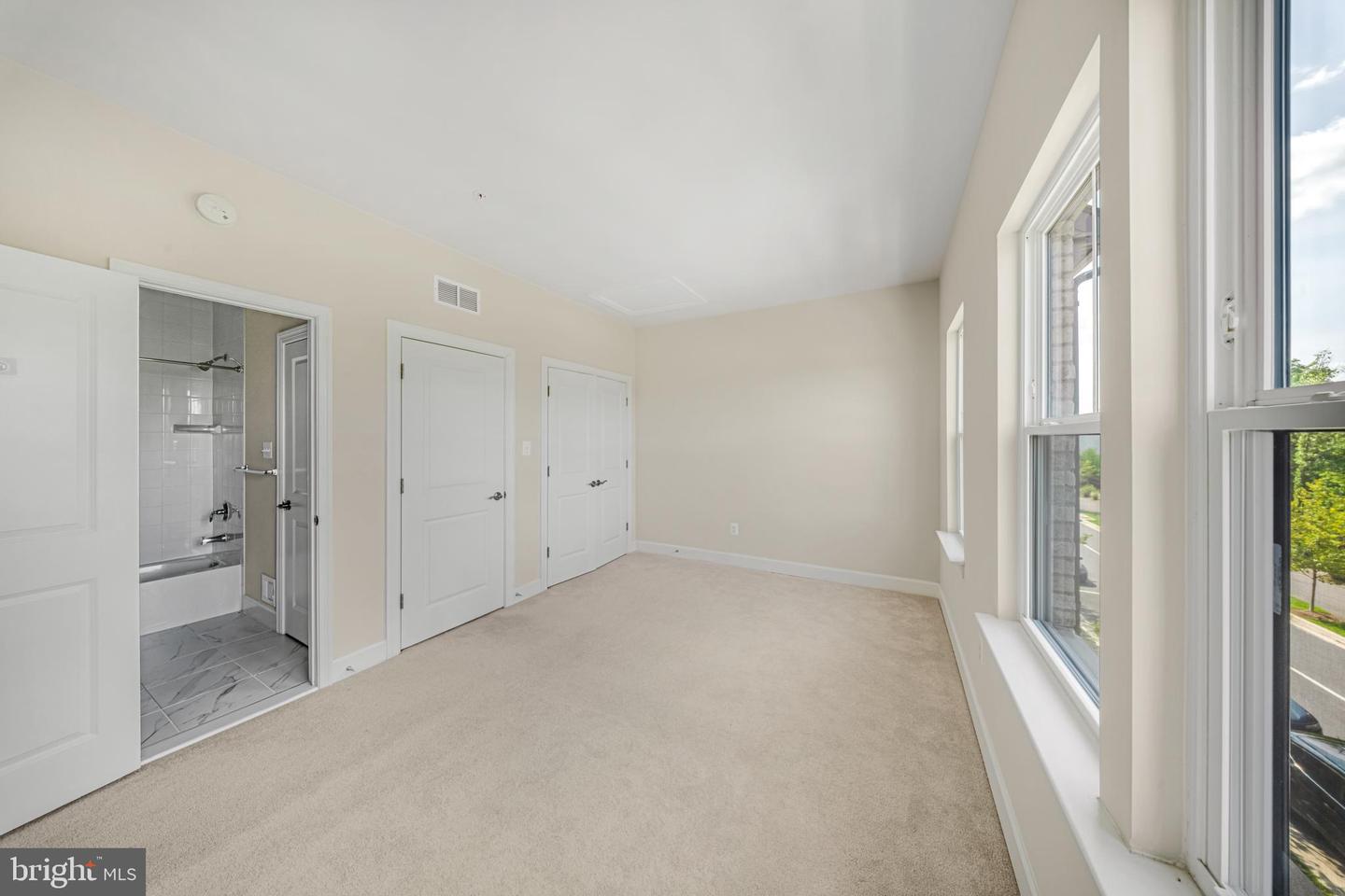 3525 Carnaby St Property Photo 27