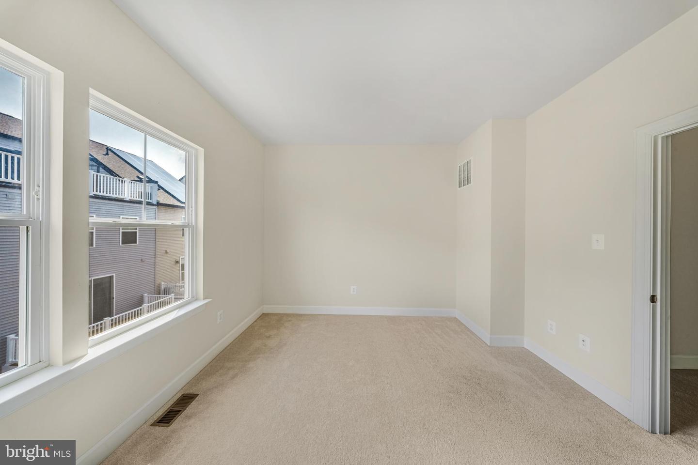 3525 Carnaby St Property Photo 30