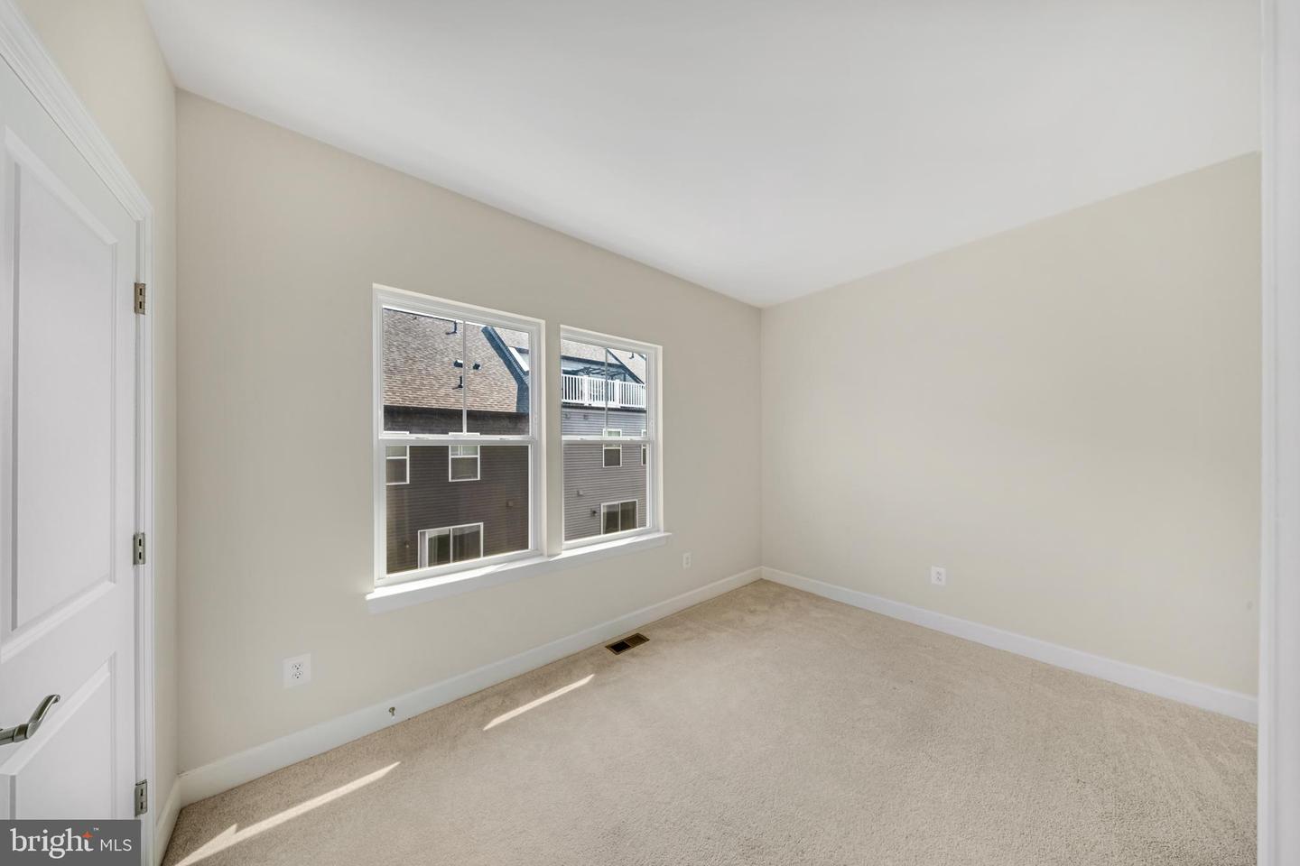3525 Carnaby St Property Photo 31