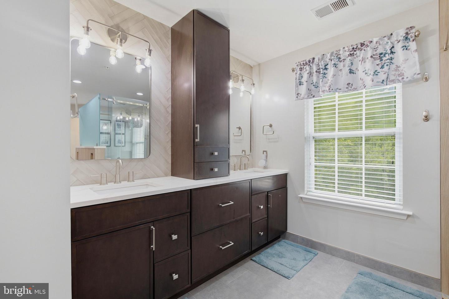 7213 Autumn Blaze Ct Property Photo 41