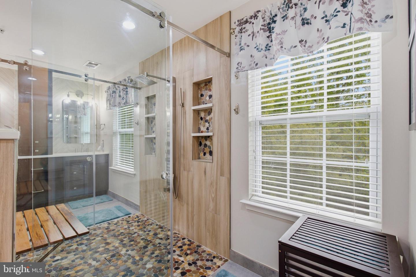 7213 Autumn Blaze Ct Property Photo 44