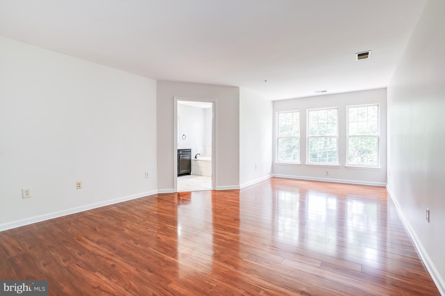 4302 Day Lily Dr Property Photo 17