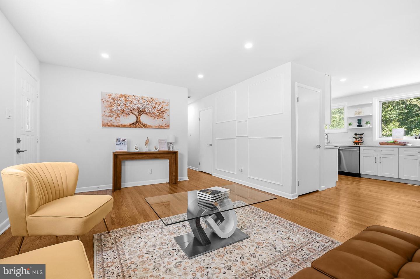8618 Lantern Ln Property Photo 2
