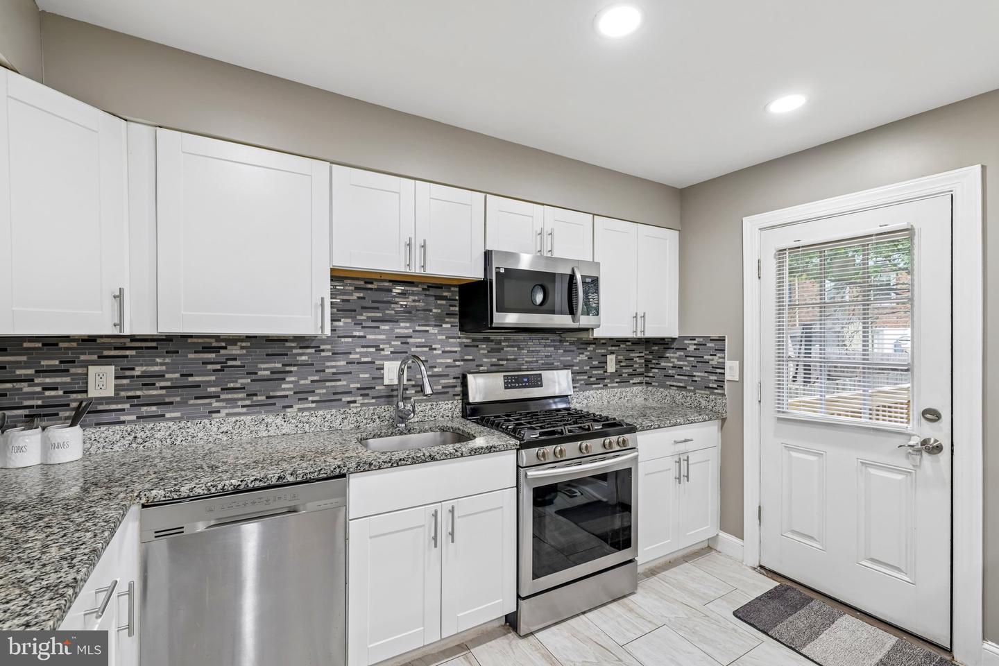 8144 Imperial Dr #4-c Property Photo 17