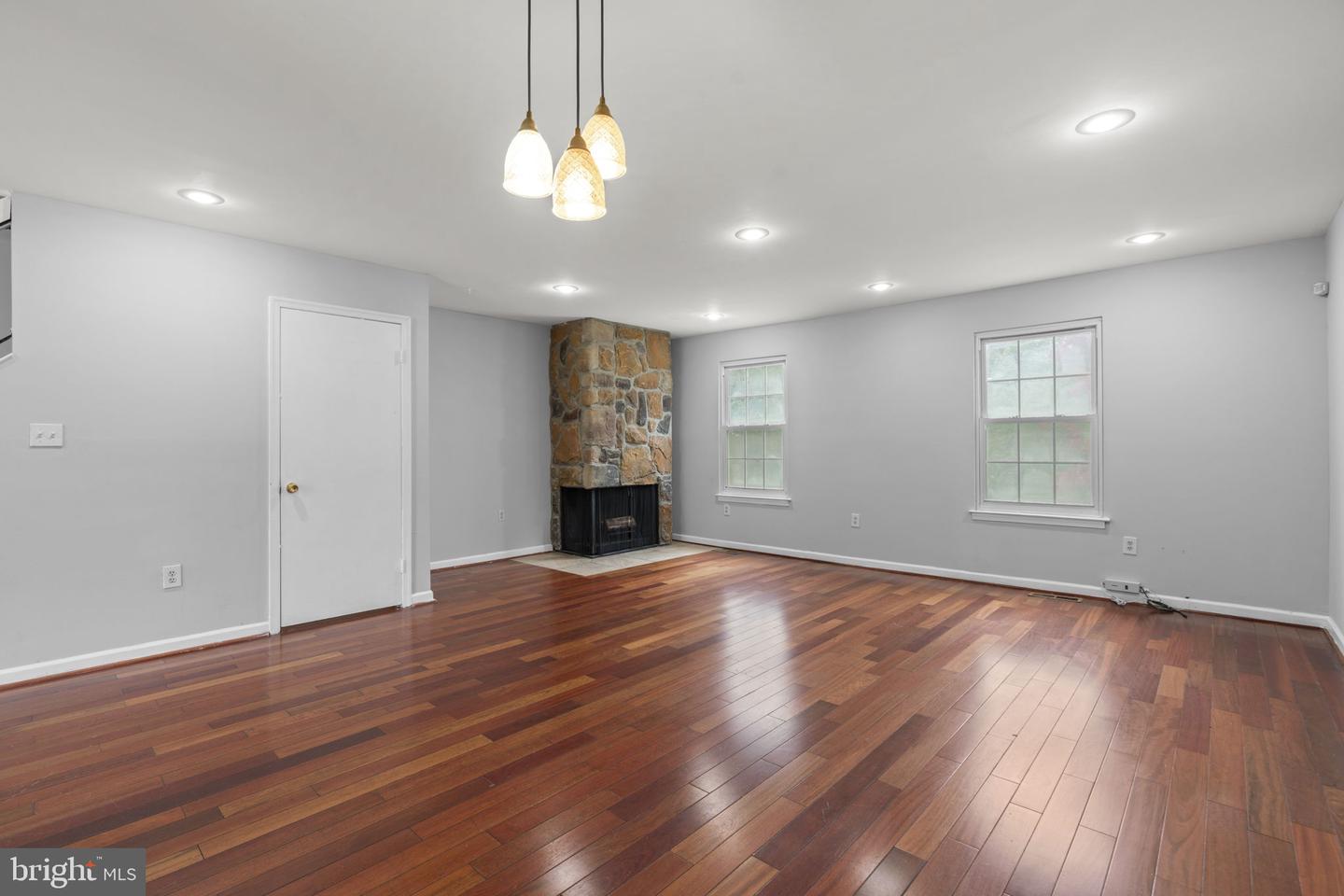8437 Snowden Oaks Pl Property Photo 6