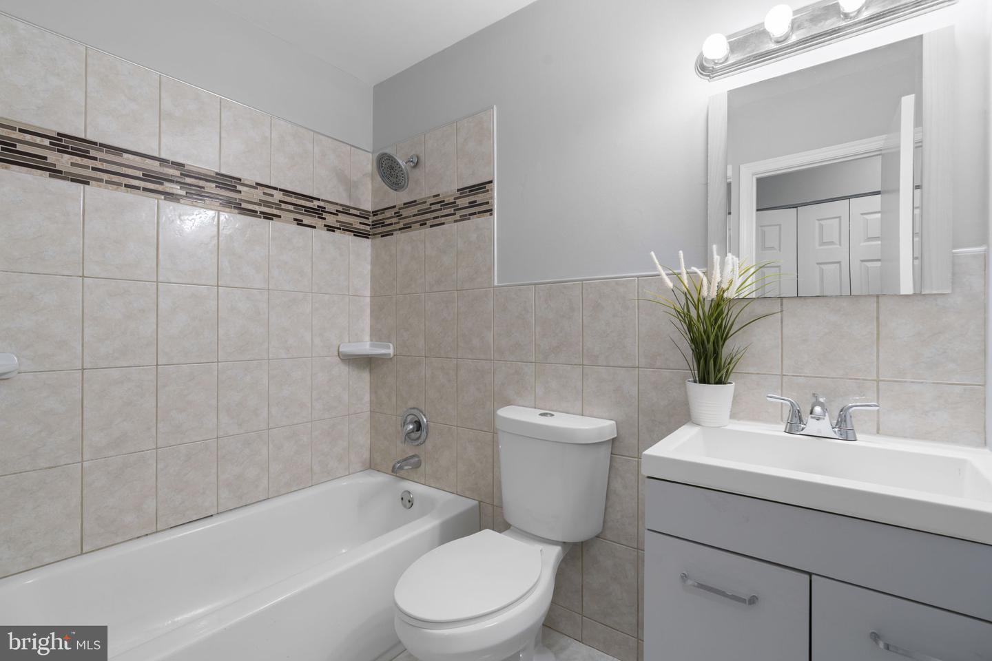 8437 Snowden Oaks Pl Property Photo 25
