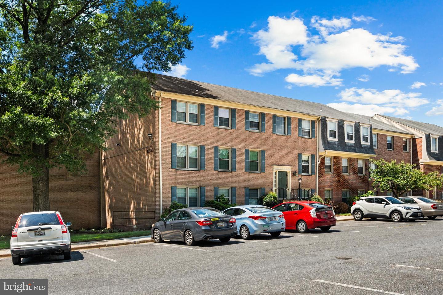 6034 WESTCHESTER PARK DR #APT 101 Property Photo 1