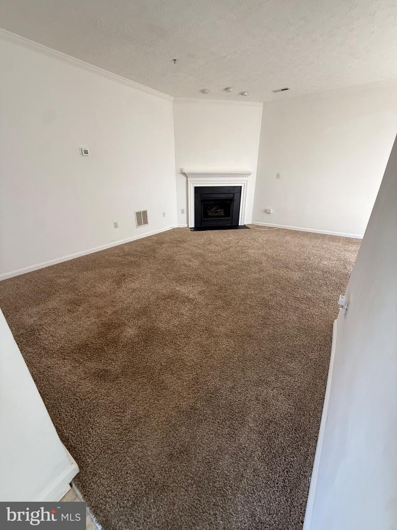 3801 Elmcrest Ln Property Photo 9