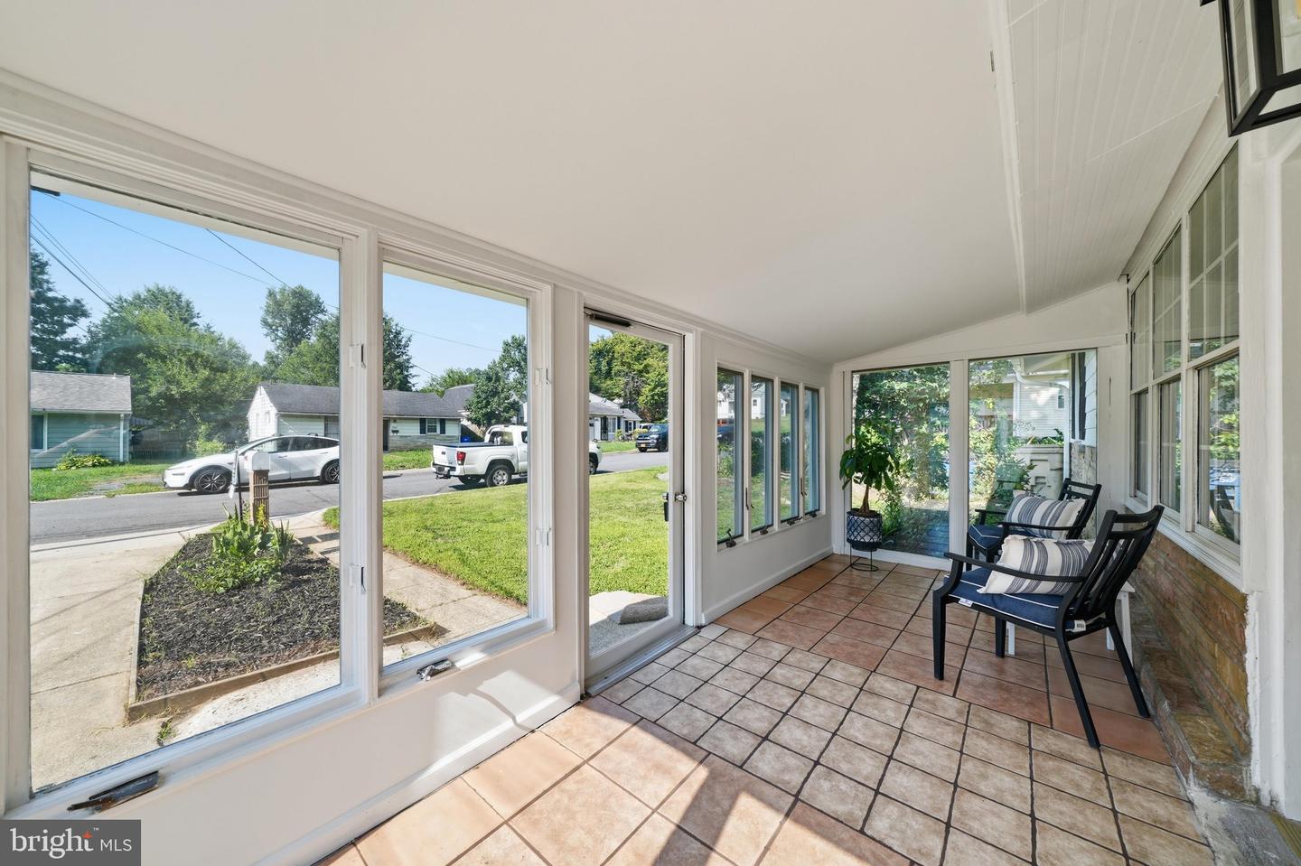 5202 Kenesaw St Property Photo 6