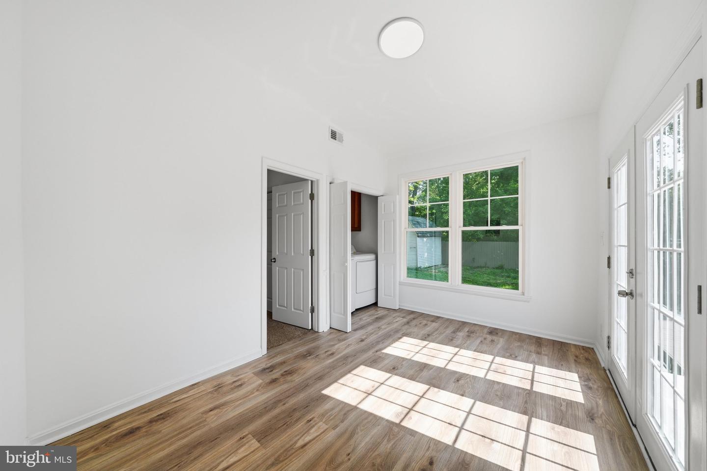 5202 Kenesaw St Property Photo 19