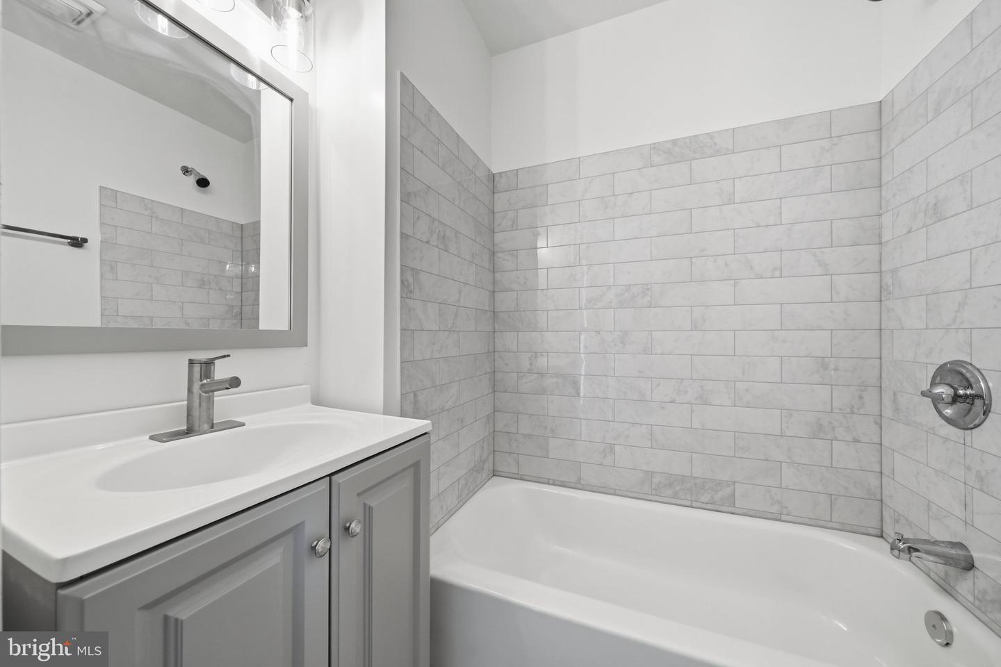 5202 Kenesaw St Property Photo 27