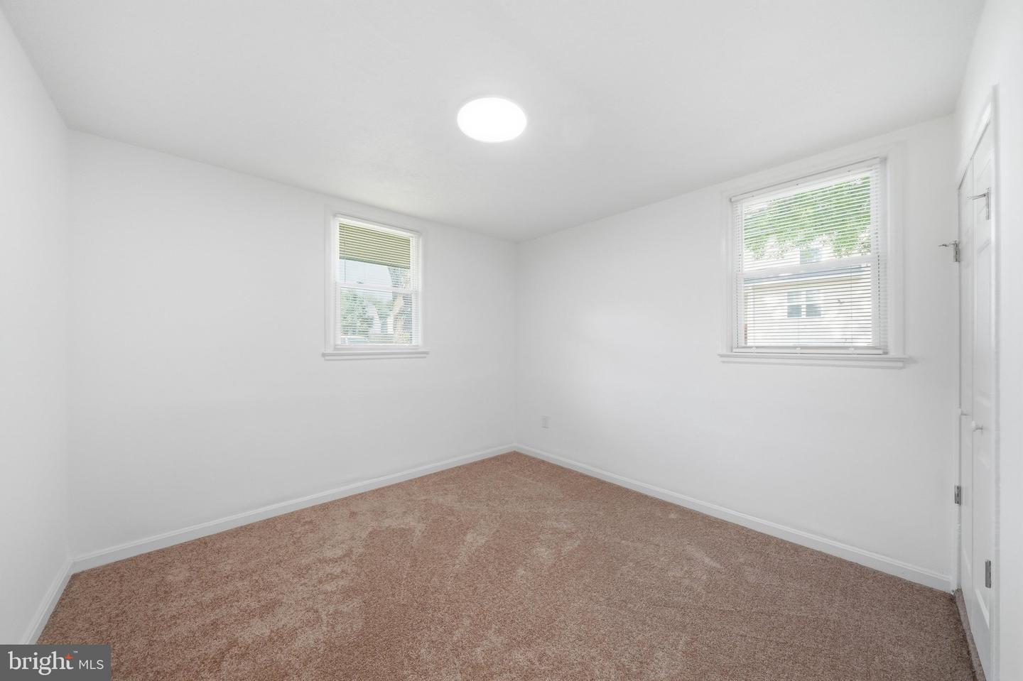 5202 Kenesaw St Property Photo 28