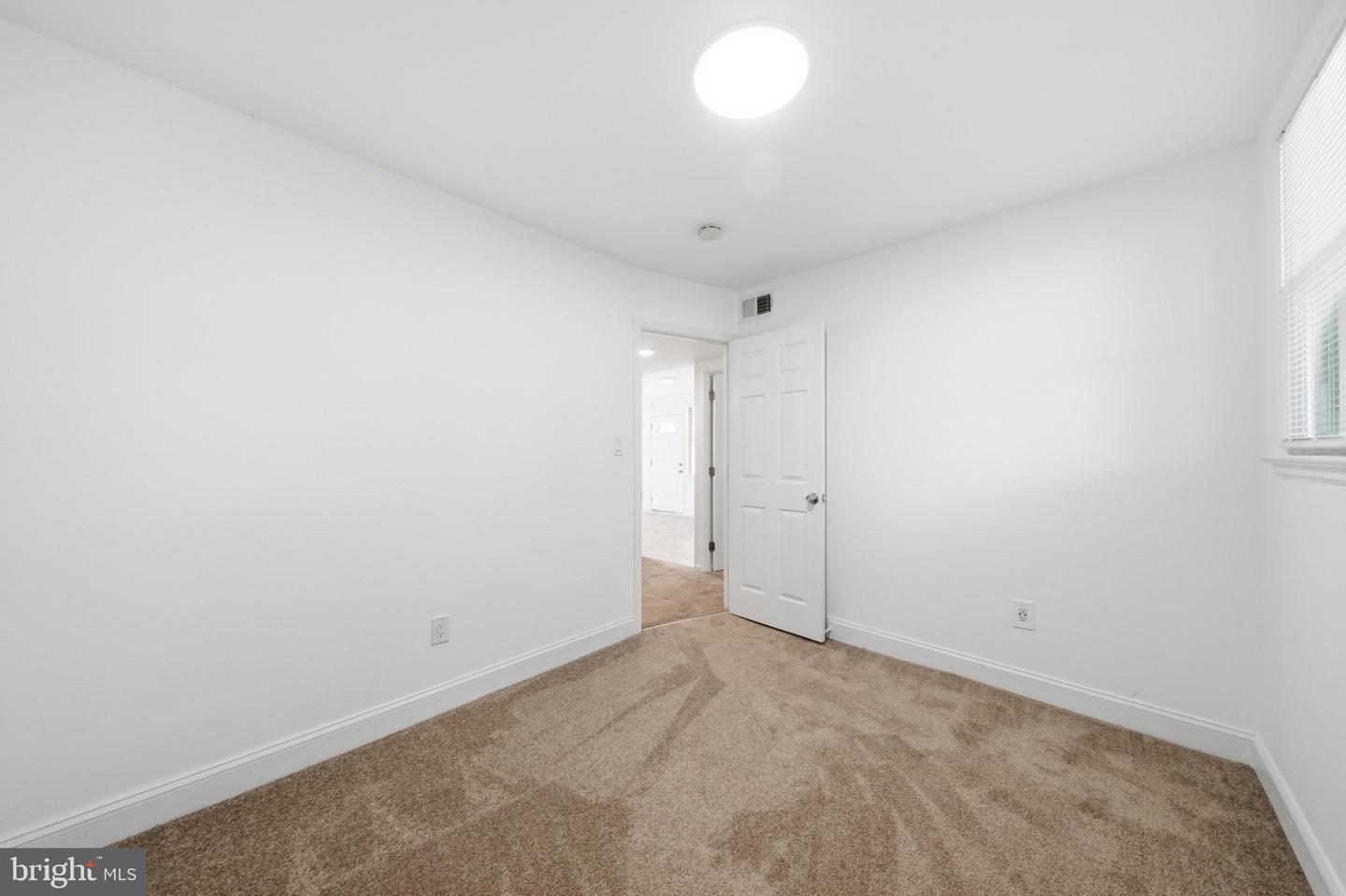 5202 Kenesaw St Property Photo 34