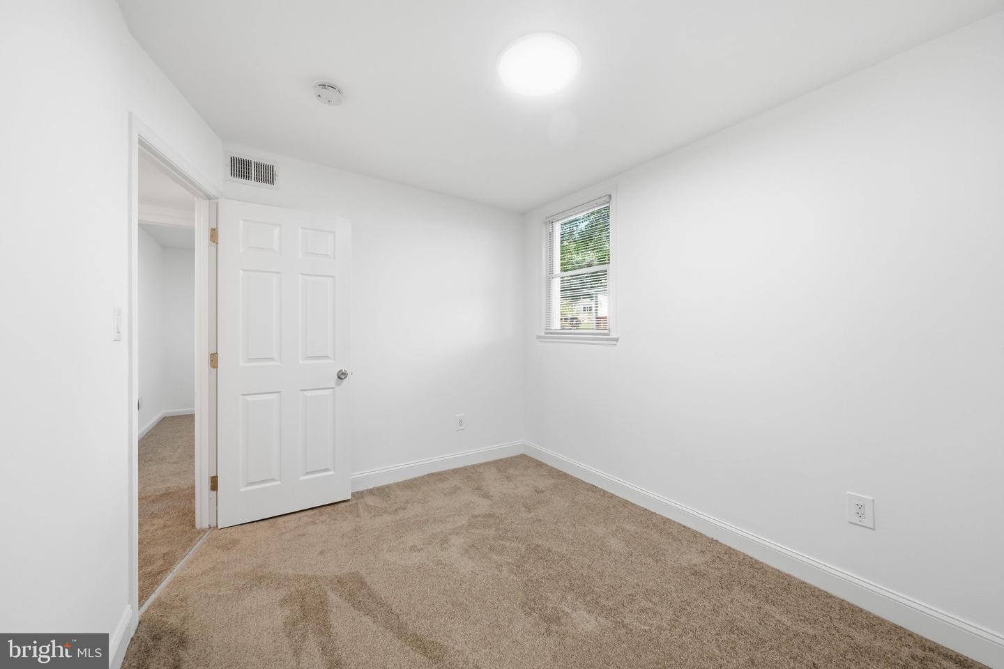 5202 Kenesaw St Property Photo 35