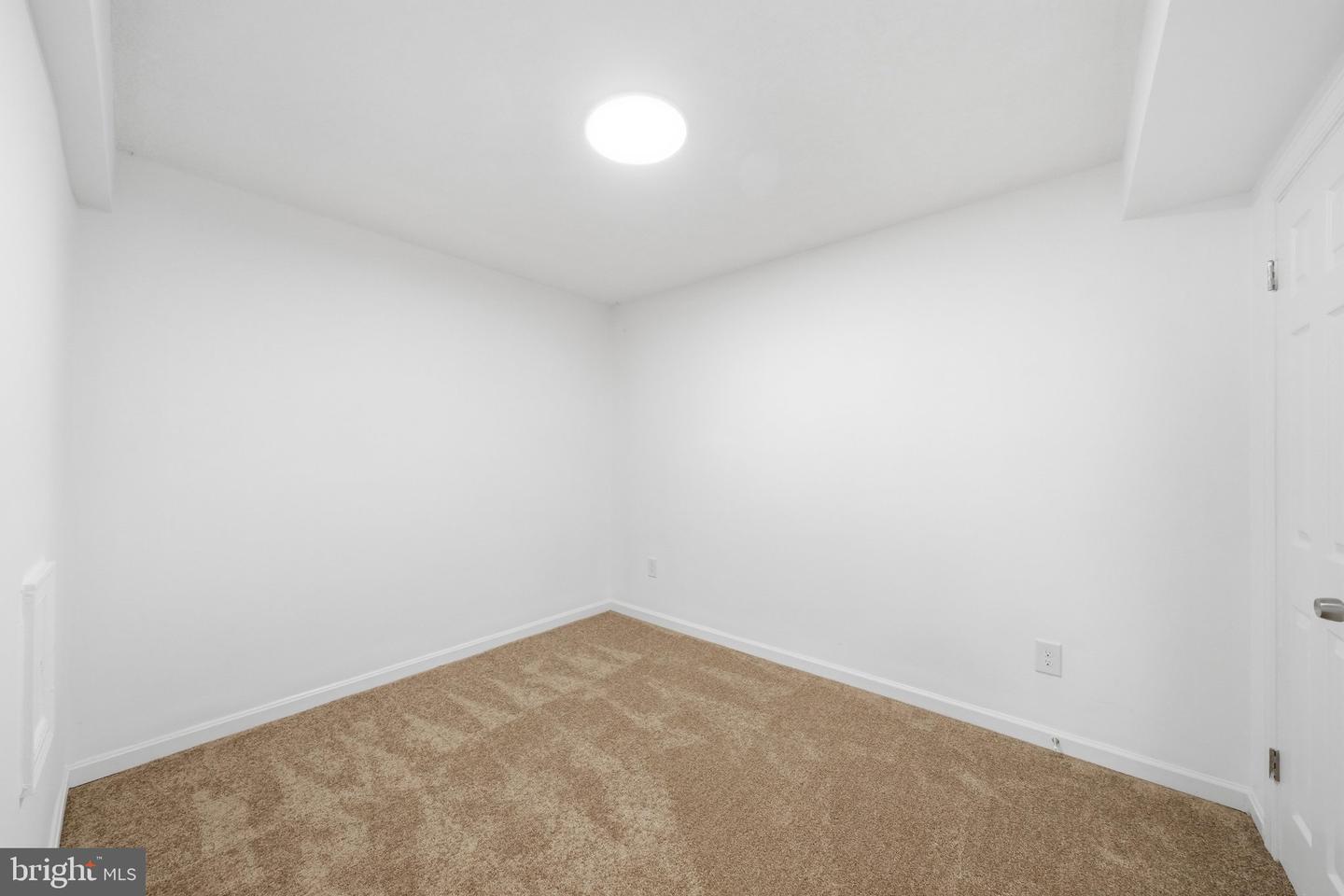 5202 Kenesaw St Property Photo 36