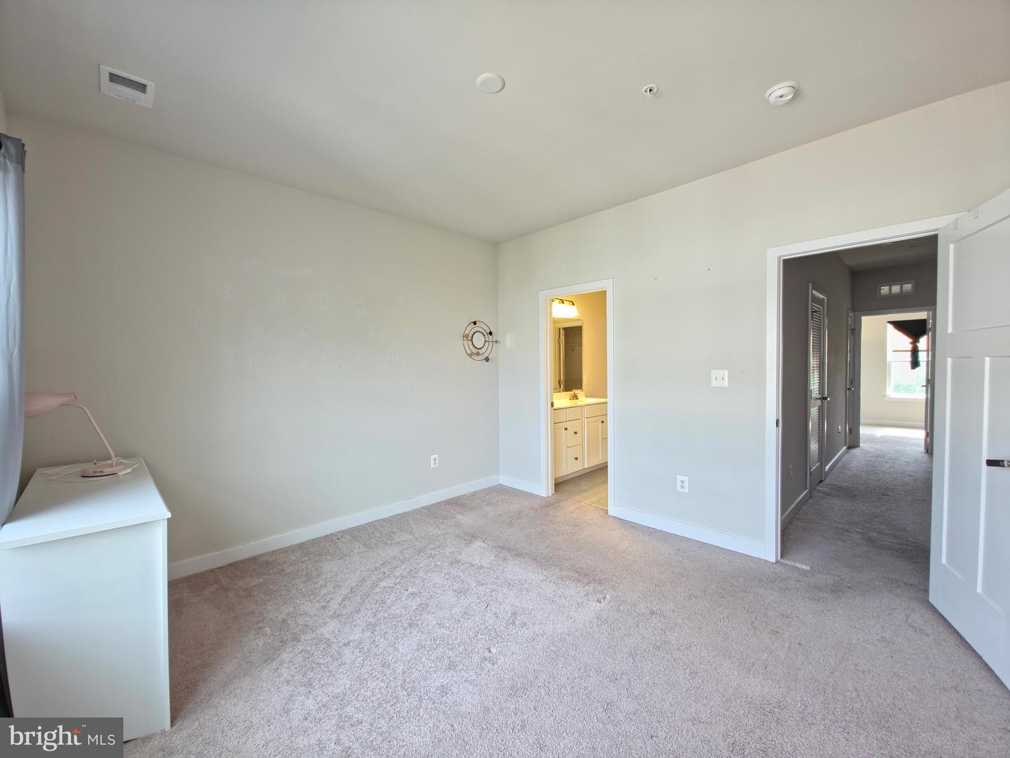 8304 Greenbelt Station Pkwy Property Photo 17