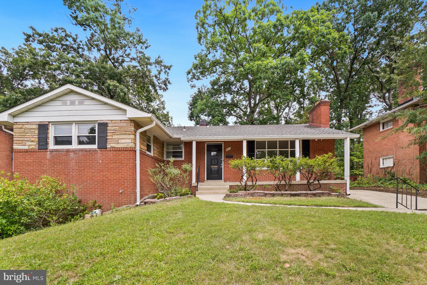 9017 SAINT ANDREWS PL Property Photo 1