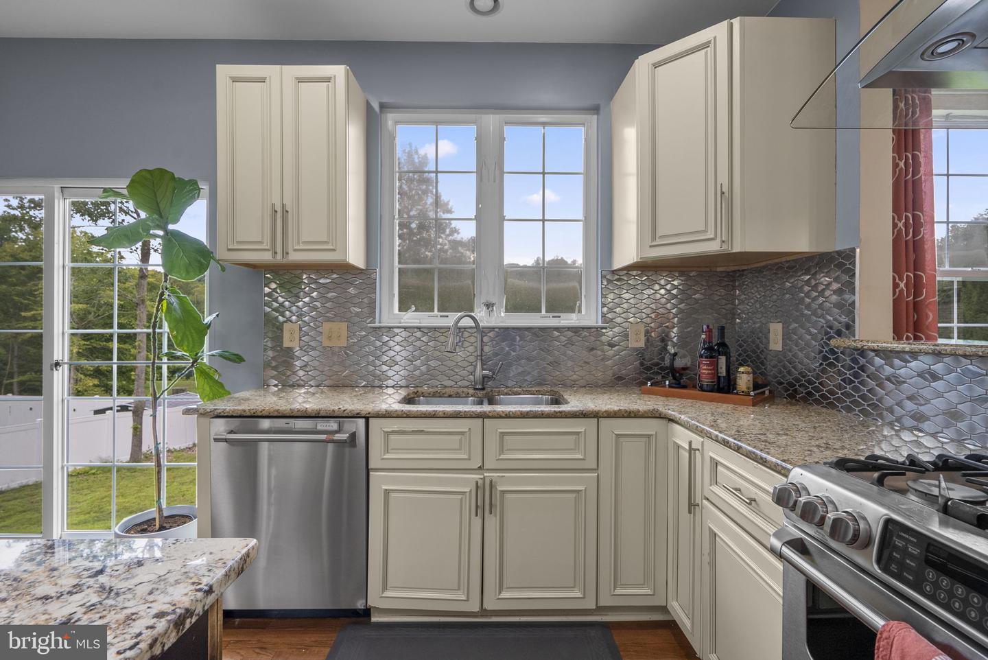 17105 Madrillon Way Property Photo 15