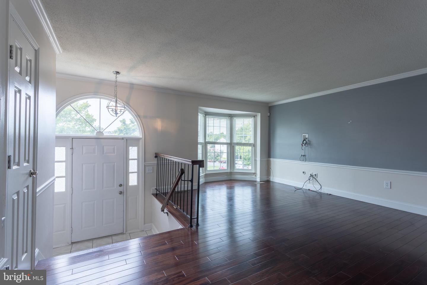 11004 Spring Lake Dr Property Photo 3