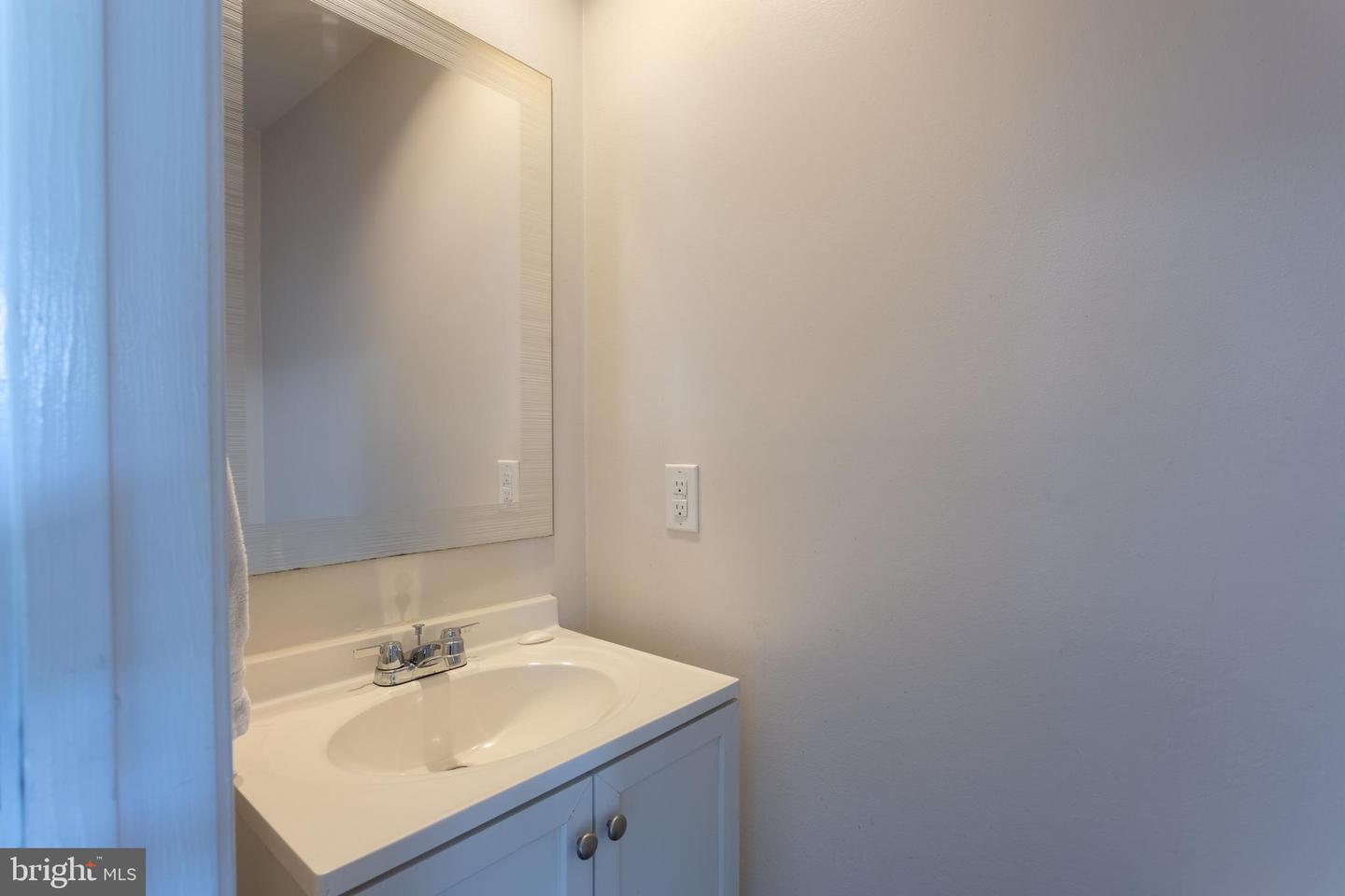 11004 Spring Lake Dr Property Photo 9