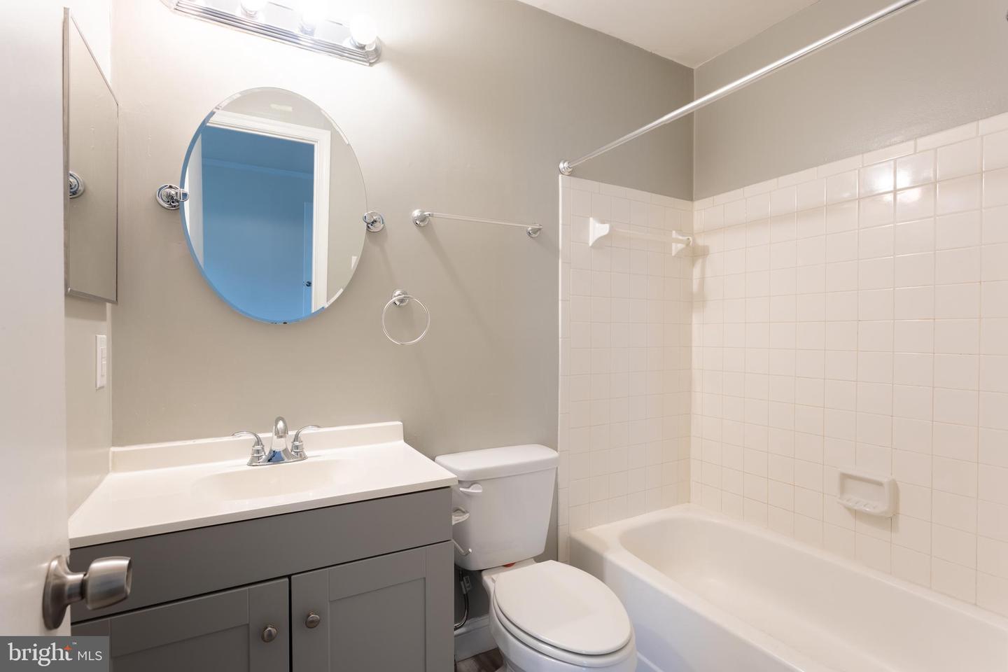 11004 Spring Lake Dr Property Photo 12