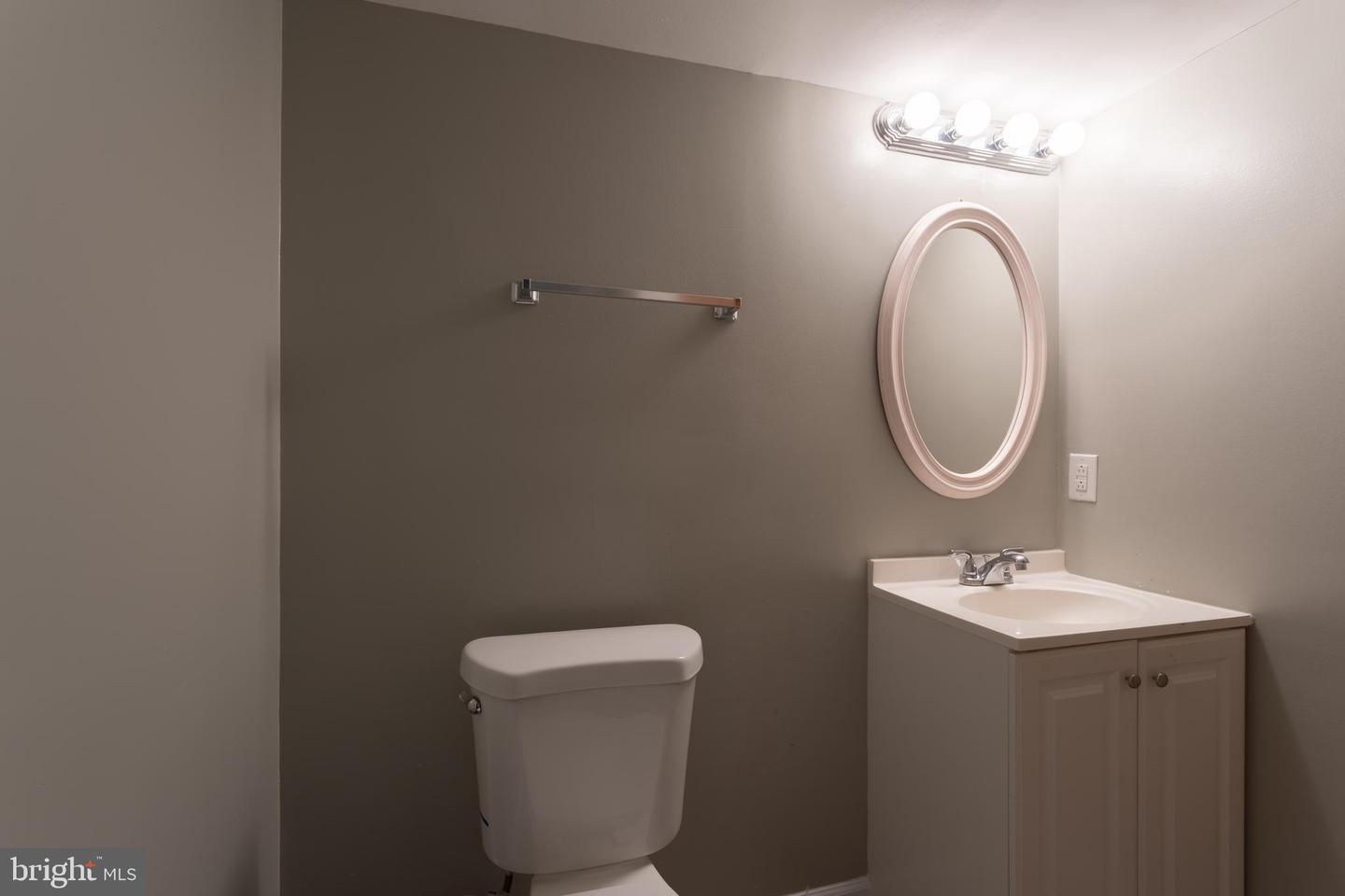 11004 Spring Lake Dr Property Photo 16