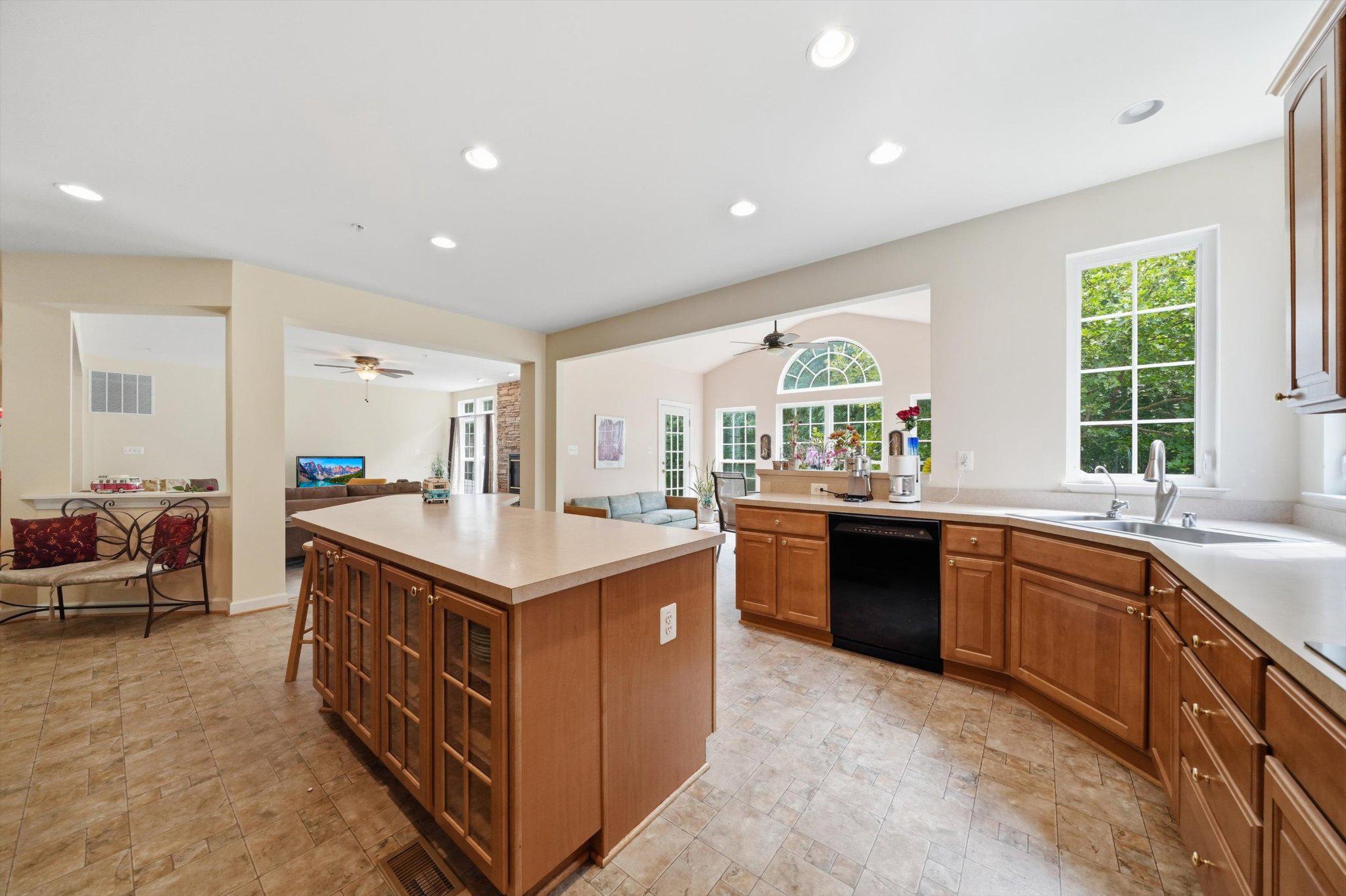 10009 Nicol Ct E Property Photo 16