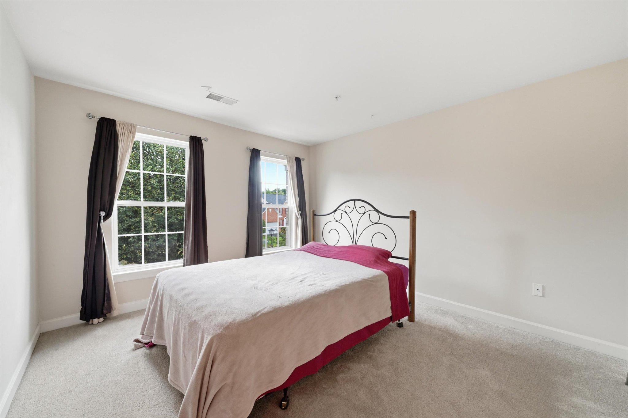 10009 Nicol Ct E Property Photo 39