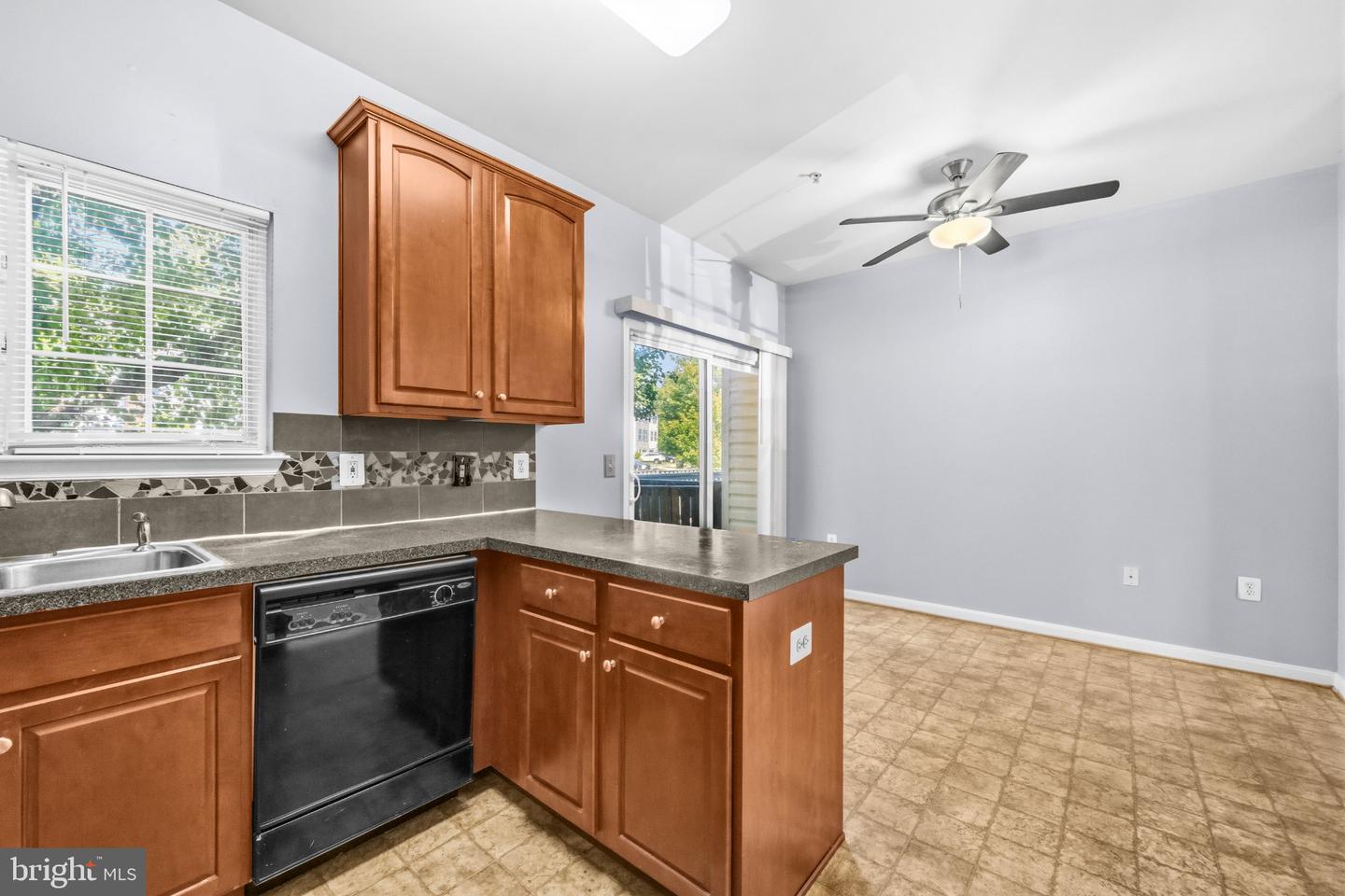 15409 Bennetts Run Ct Property Photo 12