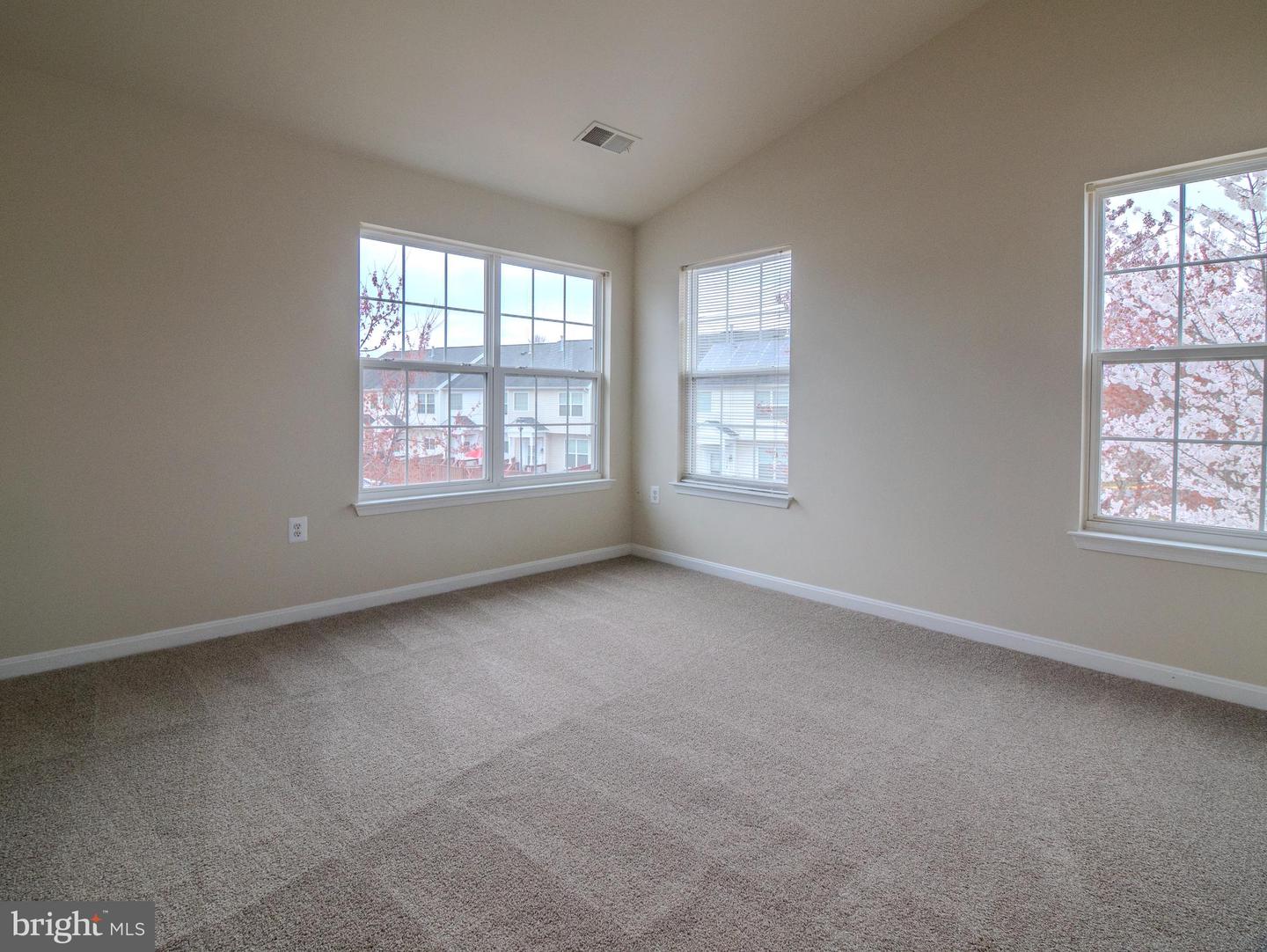 15518 Kennett Square Way Property Photo 2