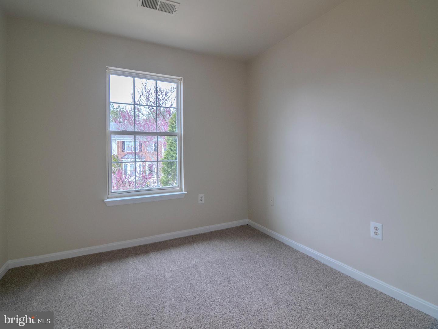 15518 Kennett Square Way Property Photo 8