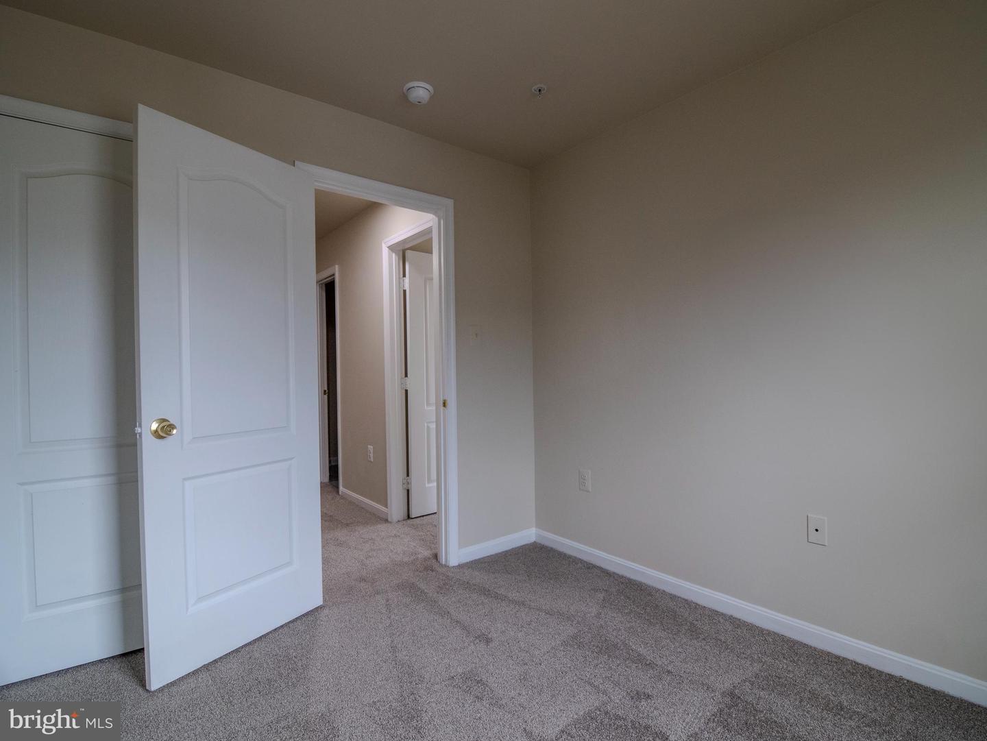 15518 Kennett Square Way Property Photo 9