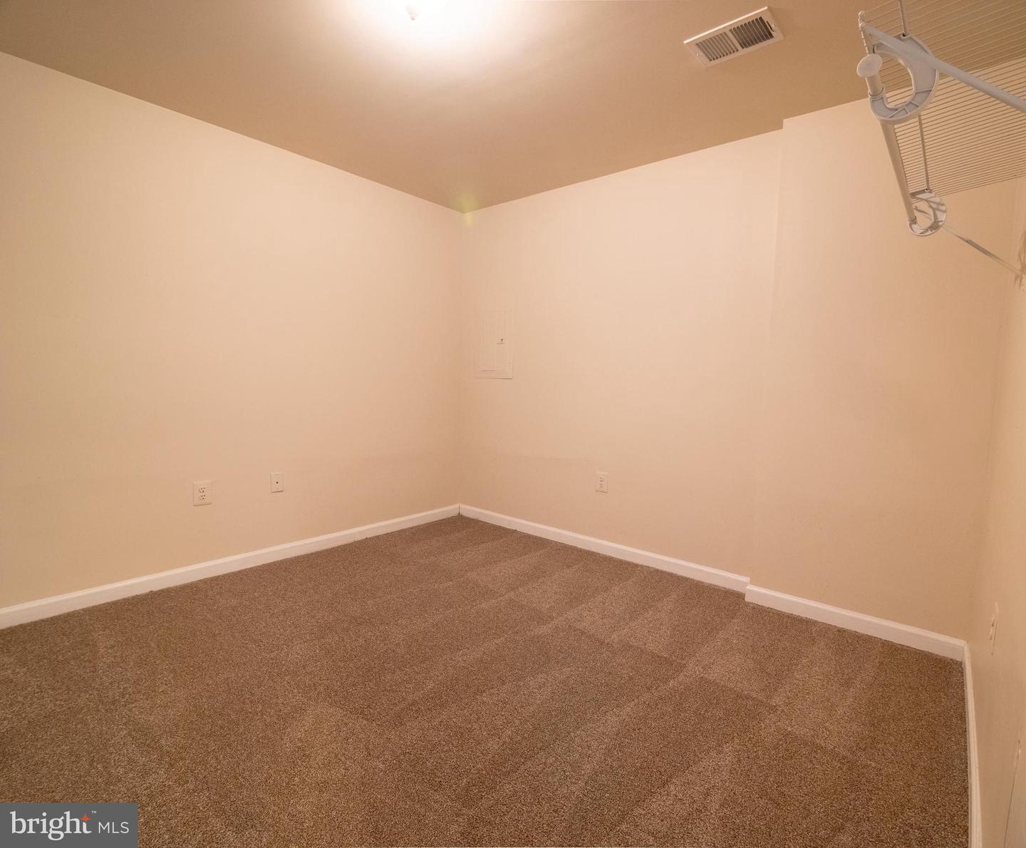 15518 Kennett Square Way Property Photo 18