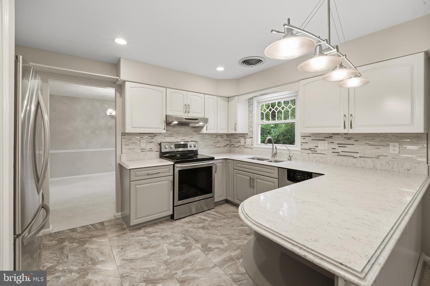 13106 Parkridge Cir Property Photo 4