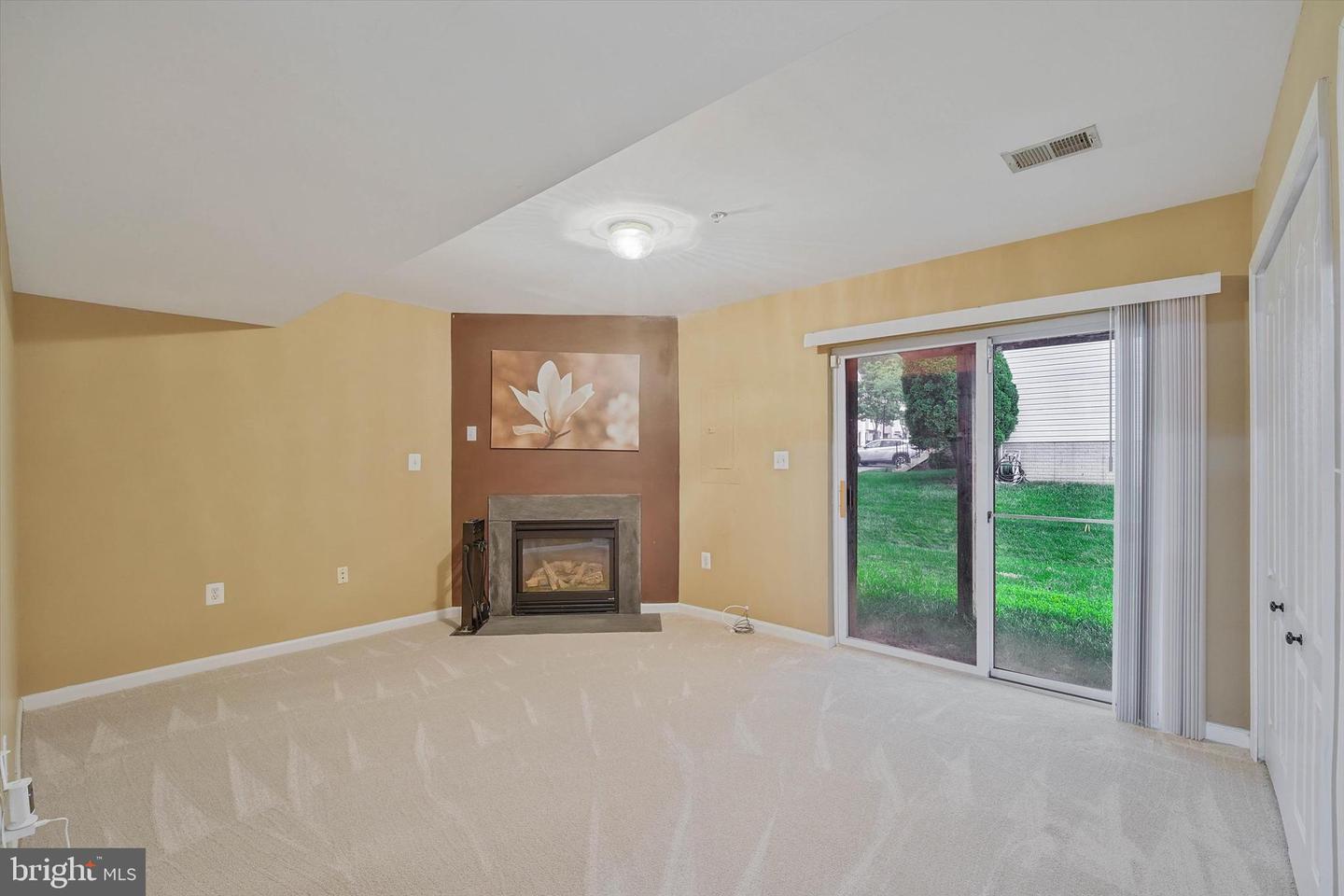 9617 Woodyard Cir Property Photo 4