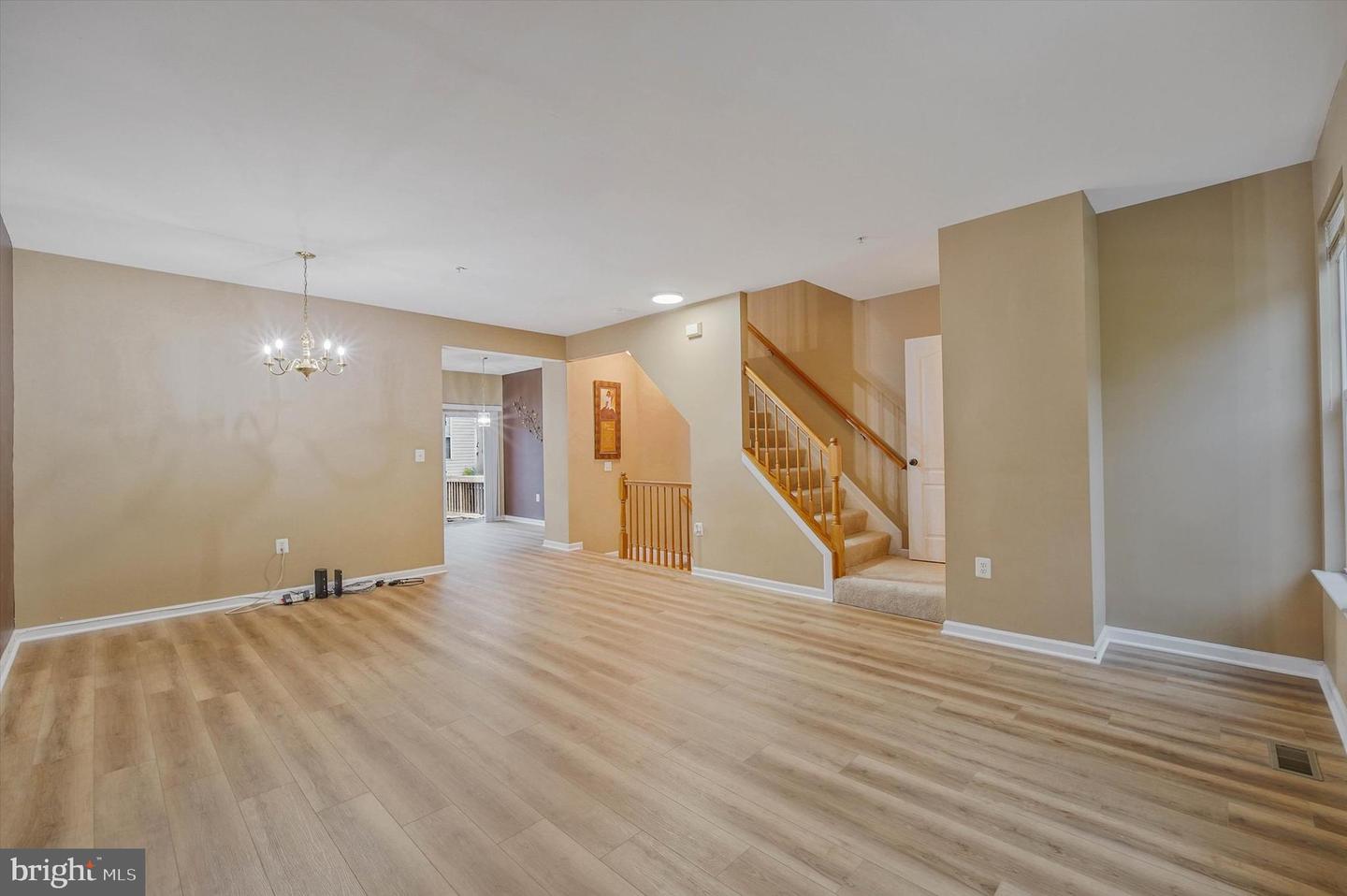 9617 Woodyard Cir Property Photo 7