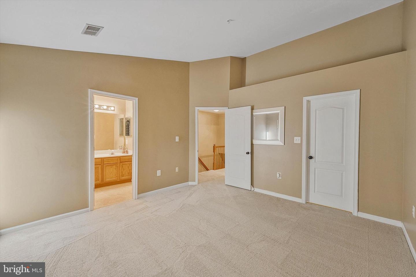9617 Woodyard Cir Property Photo 17