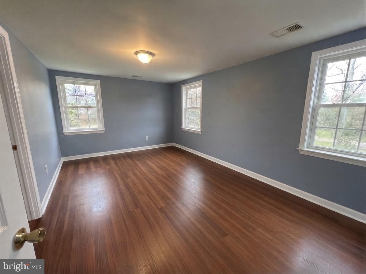 5724 Middleton Ln Property Photo 11