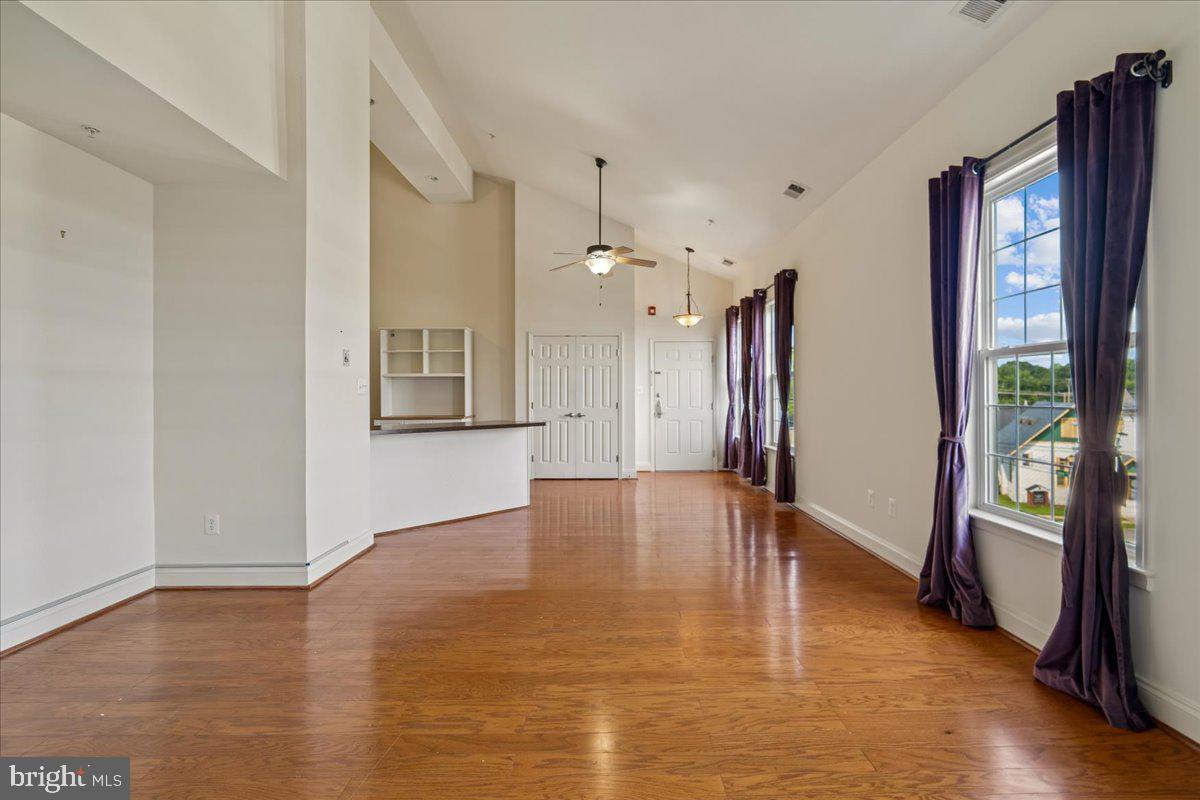603 7th St #402 Property Photo 14