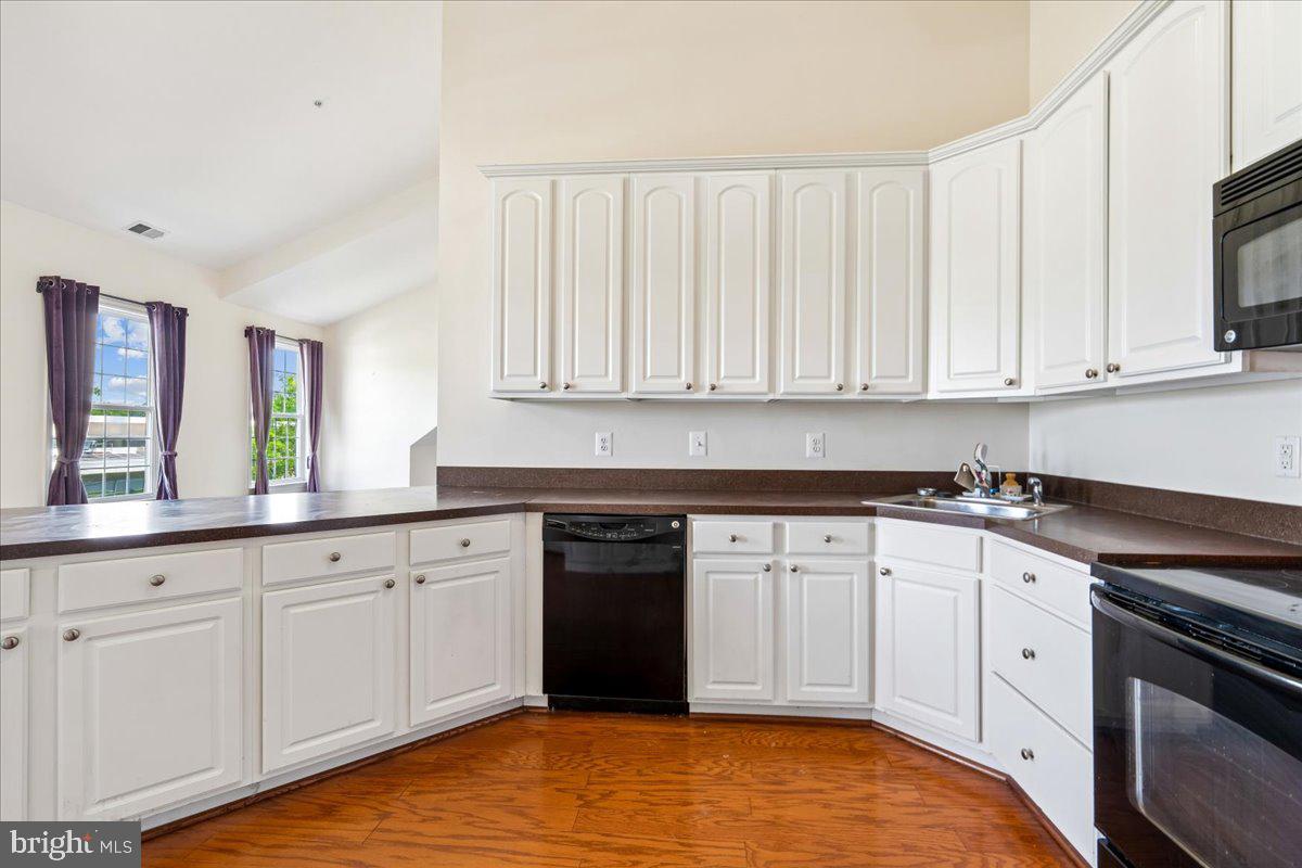 603 7th St #402 Property Photo 19