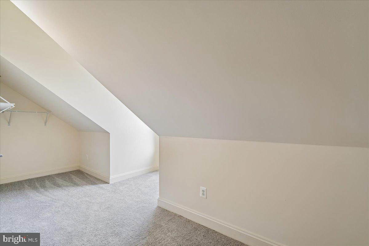 603 7th St #402 Property Photo 32