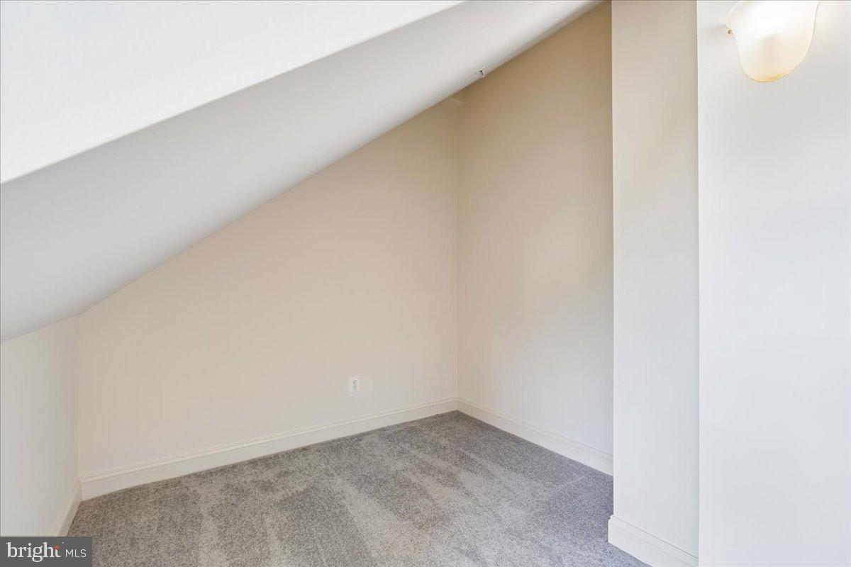 603 7th St #402 Property Photo 35