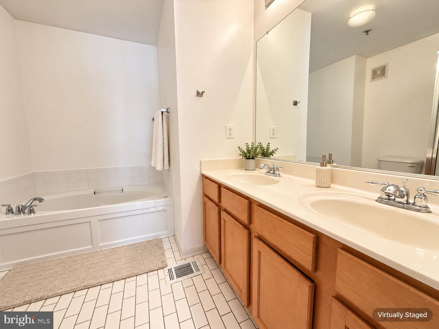 12250 Open View Ln #811 Property Photo 5